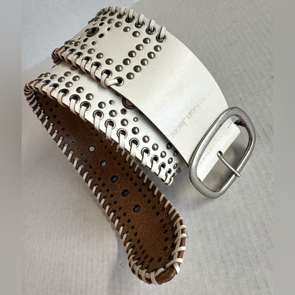 Calvin Klein Jeans- thick white leather with silver tone studs and buckle Size S - Picture 2 of 10